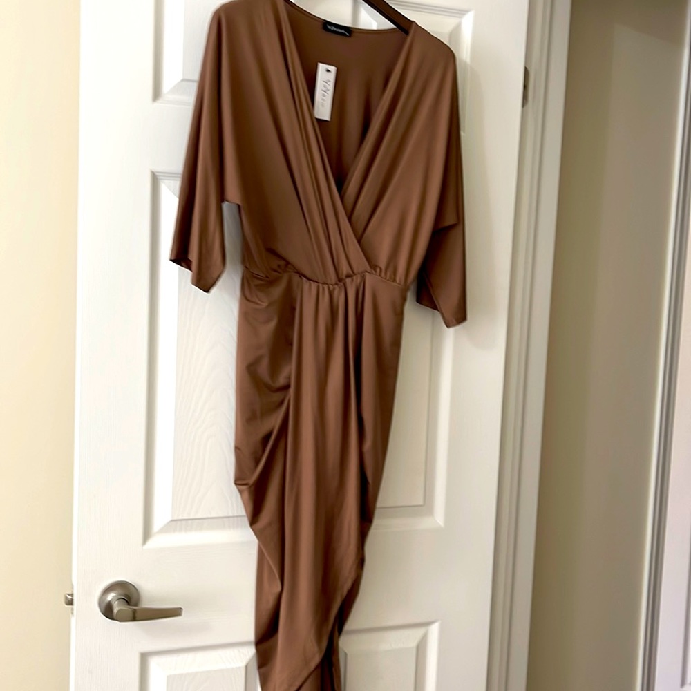 Elegant brown brand new dress
